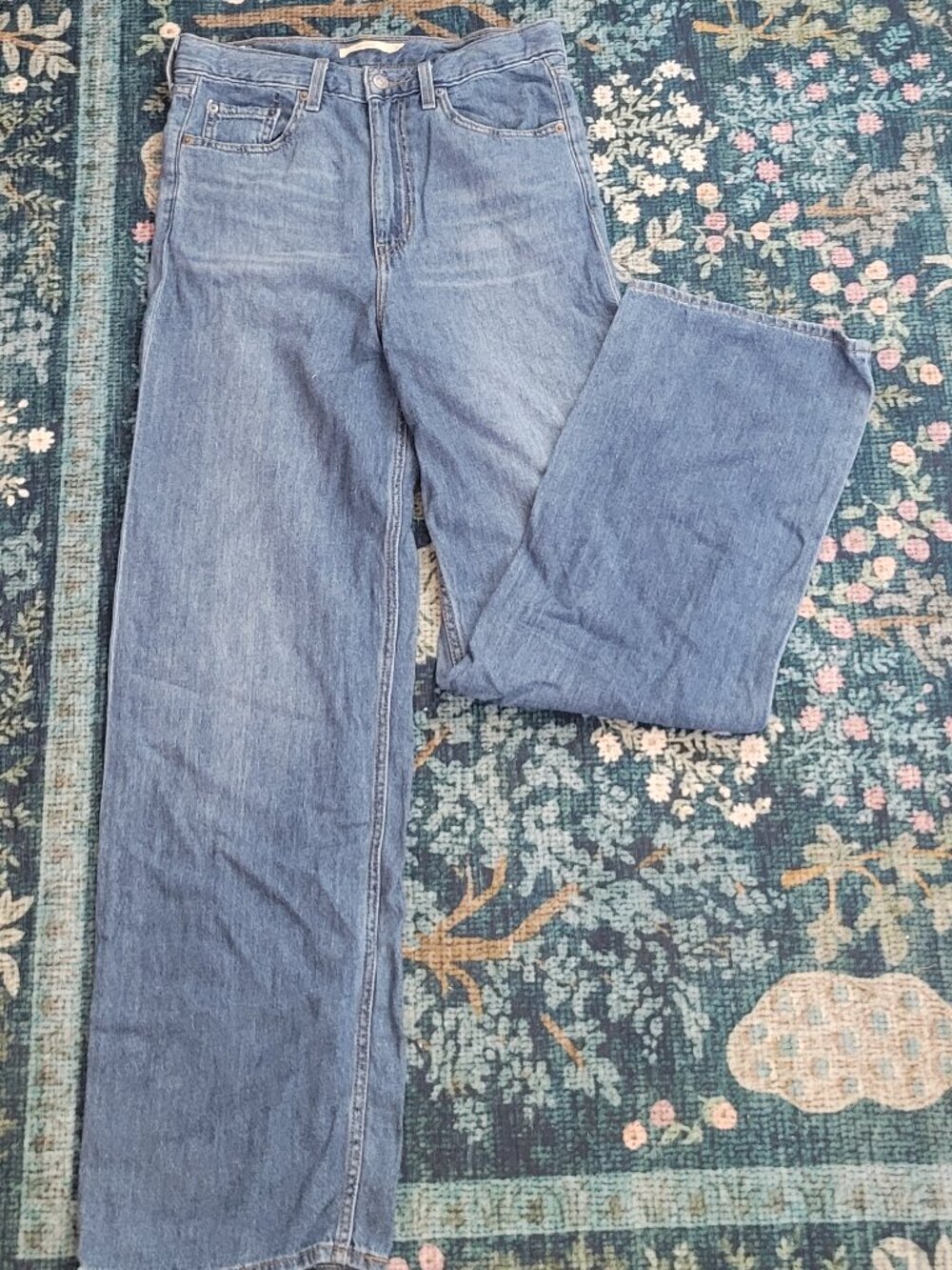 Levis High Loose Jeans Medium Wash Size 28
